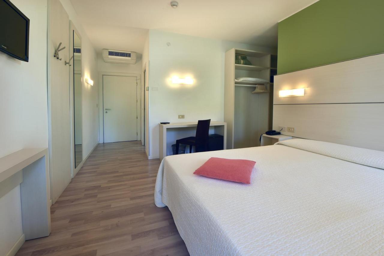Hotel Meuble Nazionale Lignano Sabbiadoro Luaran gambar