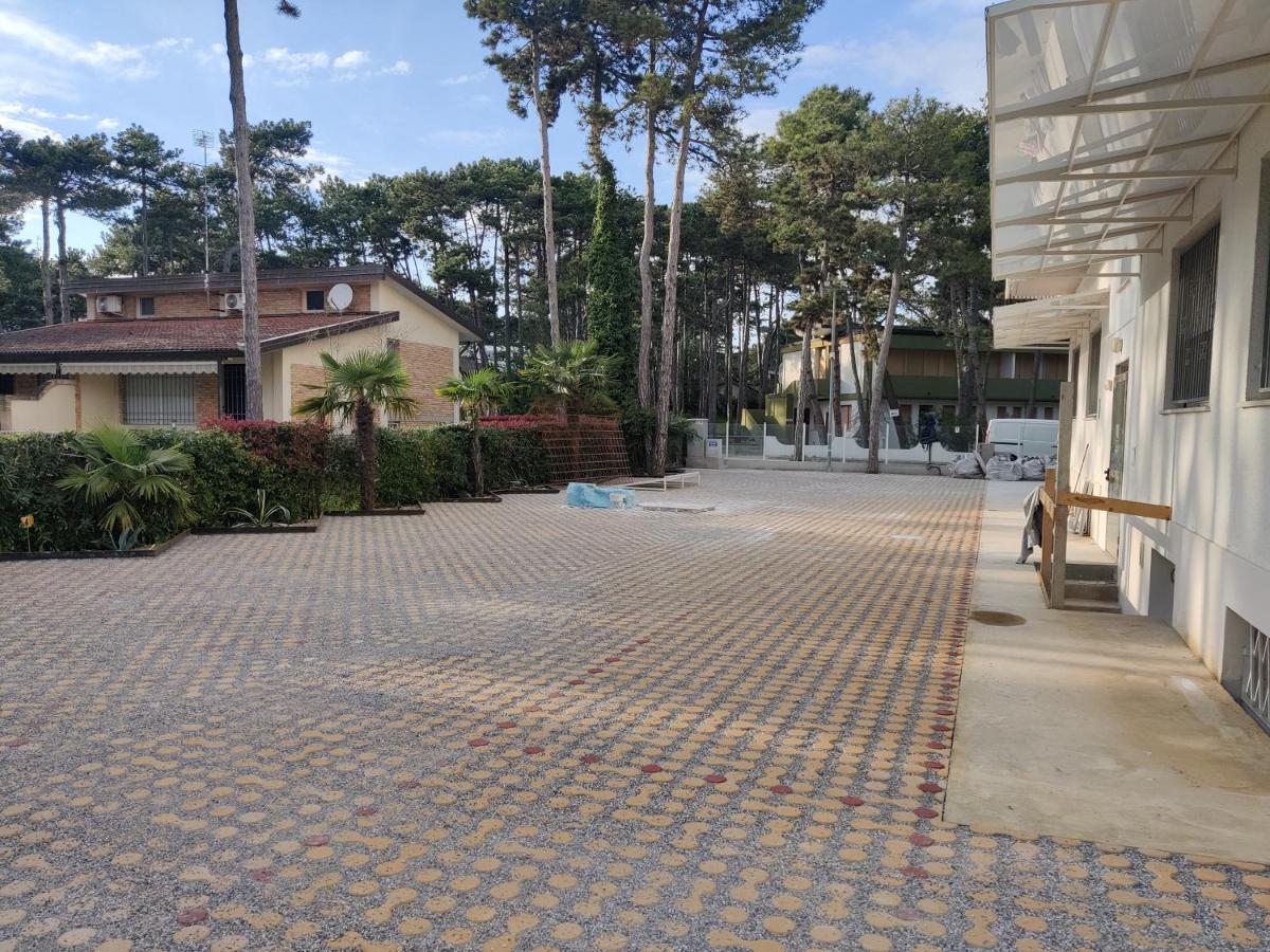 Hotel Meuble Nazionale Lignano Sabbiadoro Luaran gambar